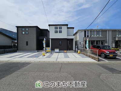 【駐車場】 | GRAFARE下野市小金井2期 | カースペースは並列2台分ございます！