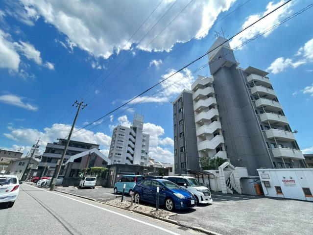 イーストガーデン杉の木館の外観