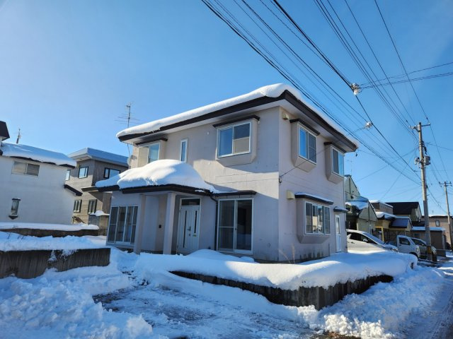 黒石市　青山　中古住宅の外観
