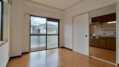 【居間・リビング】 | グランデ栄町 | 改装前