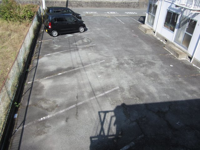 べるあいコーポの駐車場