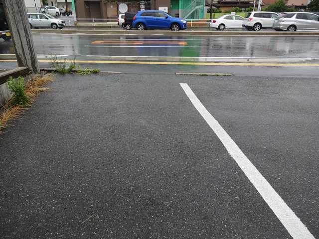 竜美西 平成ビルの駐車場