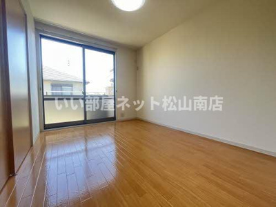 【居間・リビング】 | バリュージュ生石 Ｂ棟