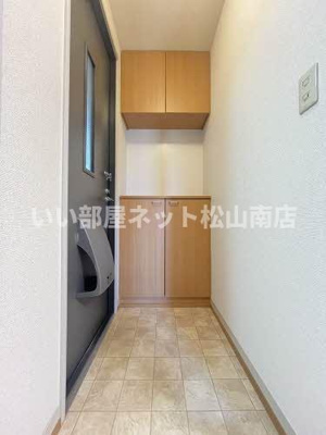 【玄関】 | バリュージュ生石 Ｂ棟