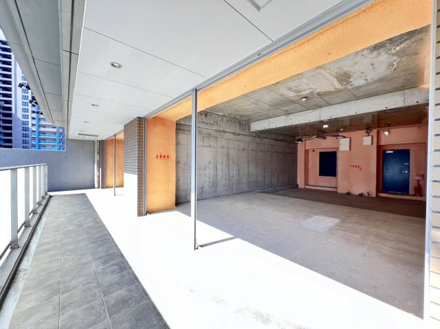 エヌコート店舗のロビー