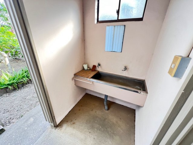 山綱 大谷様貸店舗の独立洗面台