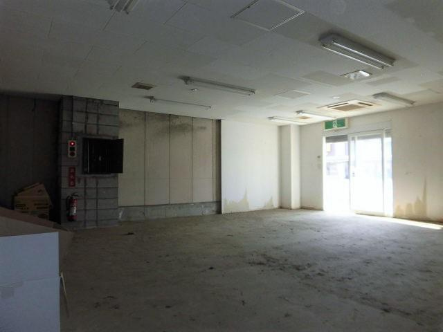 幸田町 ジュネス三ヶ根 1階貸事務所のロビー