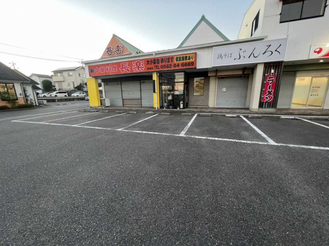 ピボット池下WESTの駐車場