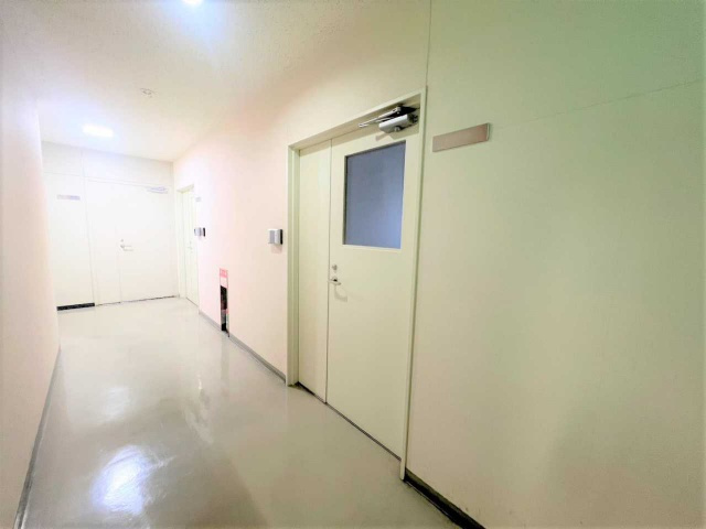 第5セントラルビルの居間・リビング