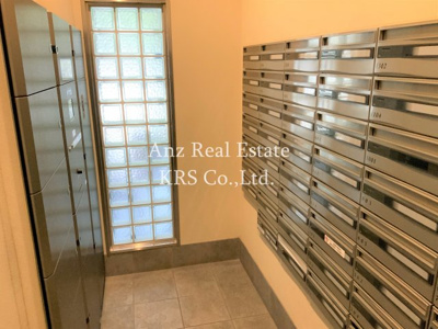 【その他共用部分】 | エスライズ四ツ橋 | エントランスには荷物の受け取りに便利な宅配ボックス設置！