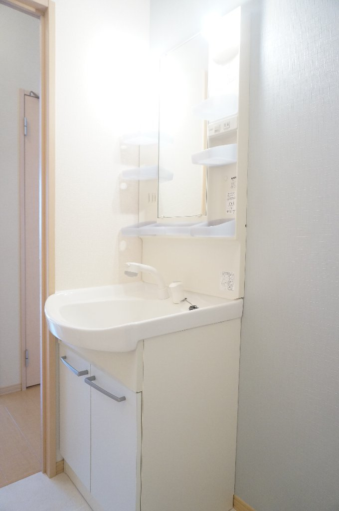 熊本市南区八幡９丁目のアパートの独立洗面台