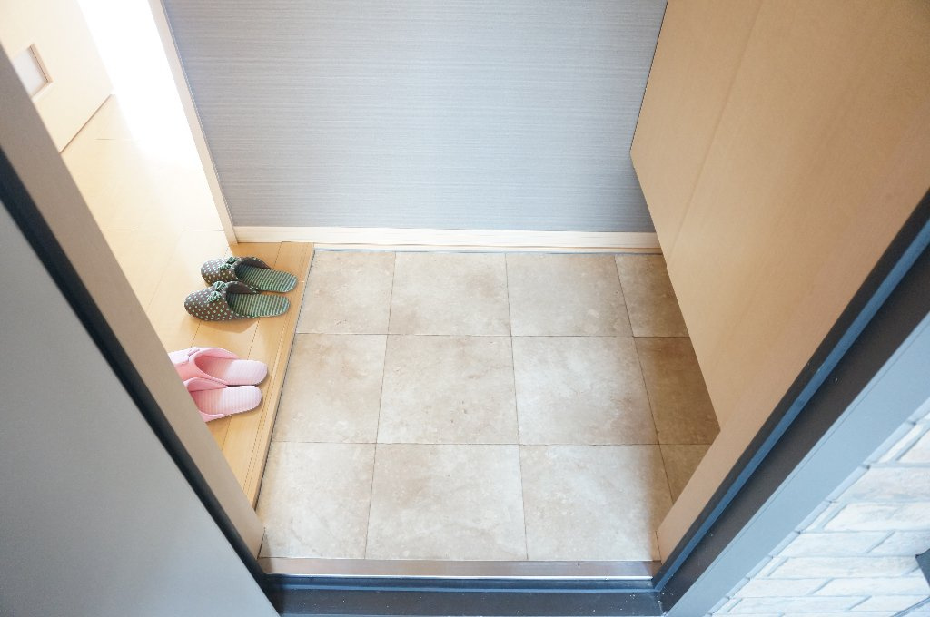 熊本市南区八幡９丁目のアパートの玄関