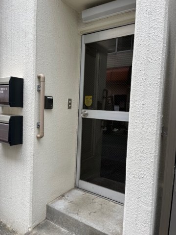 一光ビルのエントランス