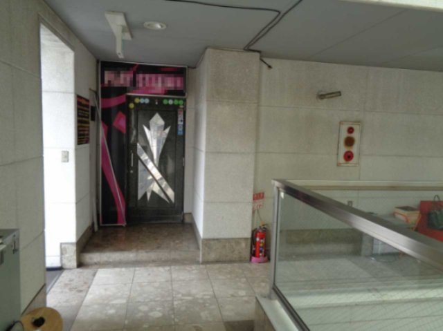 TOPレジャービルの玄関