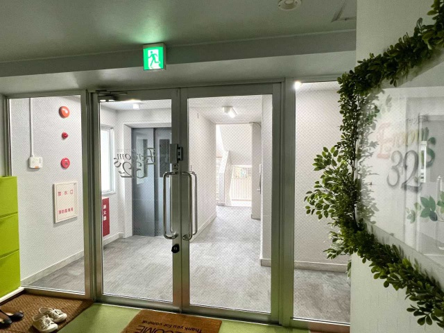 ライジングサン安城 E-room32のエントランス