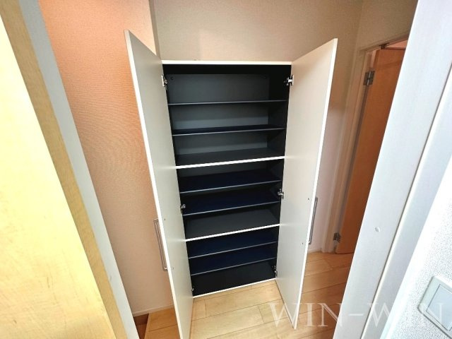 シップスガーデンの玄関