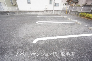 【駐車場】