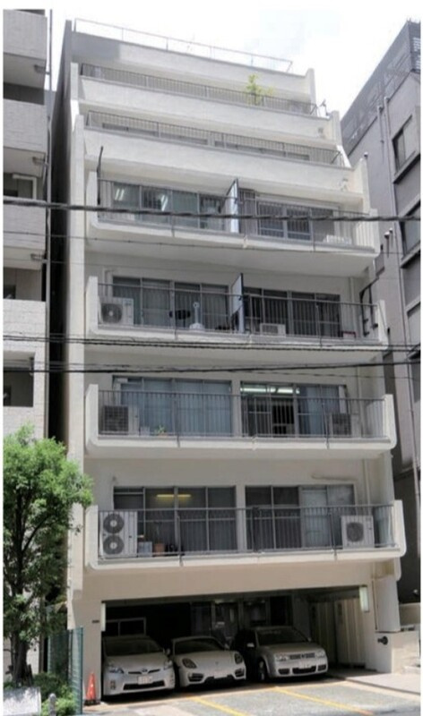 元赤坂マンションの外観