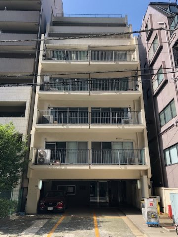 元赤坂マンションの外観