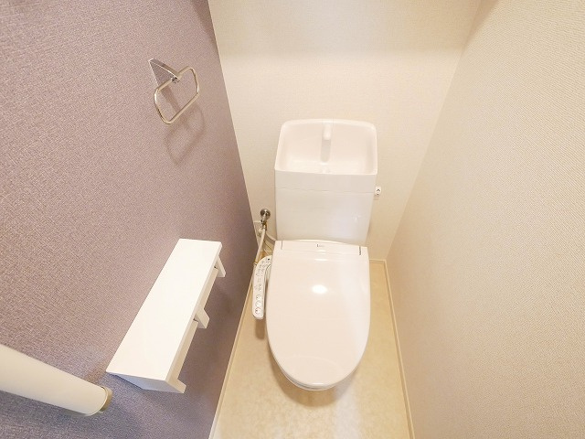 アプリコットⅢのトイレ|落ち着いた色調のトイレです