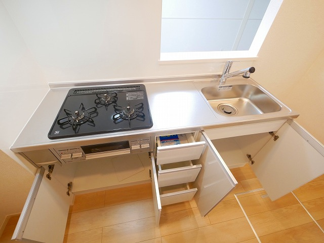 アプリコットⅢのキッチン|きれいなキッチンです