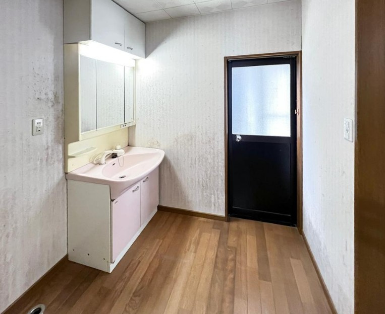 宇治市小倉町南堀池の独立洗面台