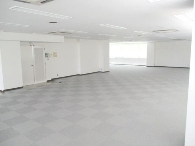 岡崎フロントビルの内装