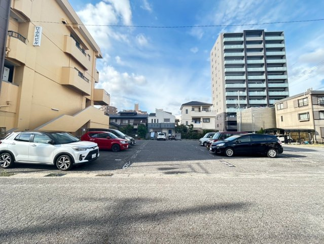 日の出町 ひふみビルの駐車場