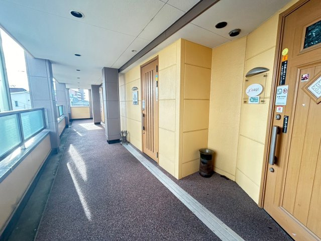 日の出町 ひふみビルのエントランス