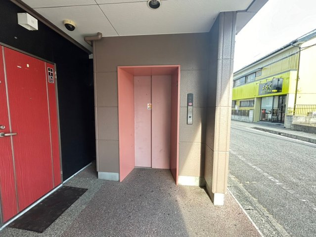 日の出町 ひふみビルのエントランス