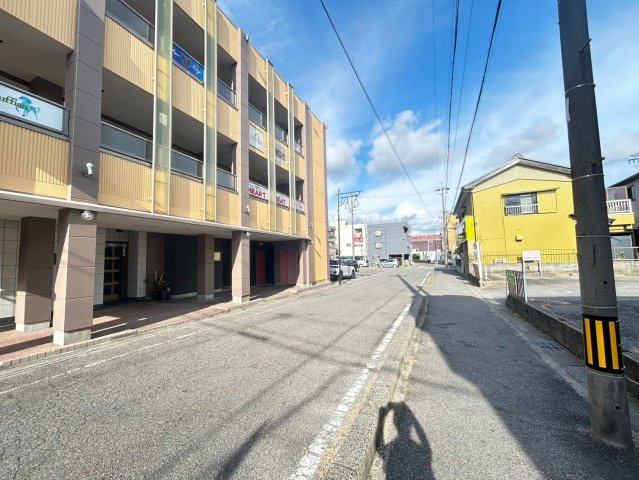 日の出町 ひふみビルの駐車場