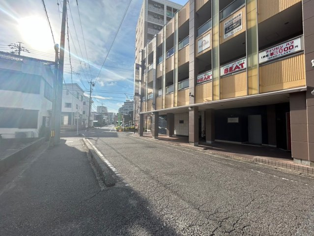 日の出町 ひふみビルの駐車場