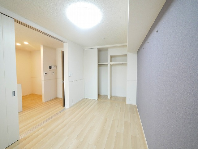 アプリコットⅢの玄関|明るい玄関です
