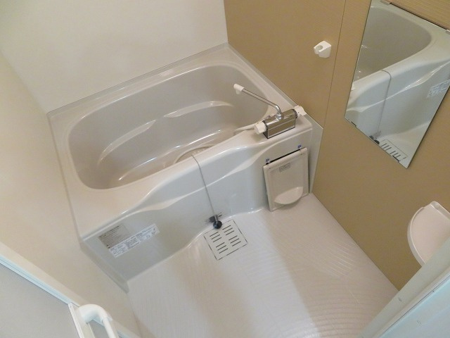 フジパレス城東諏訪サウスⅠ番館の浴室