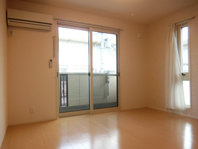 メルレットの居間・リビング|写真は同マンション別部屋