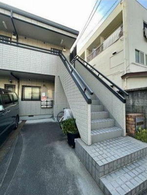 【エントランス】 | エスコート中丸 | 嬉しい２階のお部屋です(^^)/