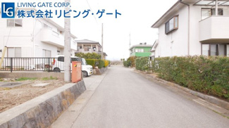 【前面道路含む現地写真】 | 周辺は静かで落ち着いた雰囲気の住宅街です。