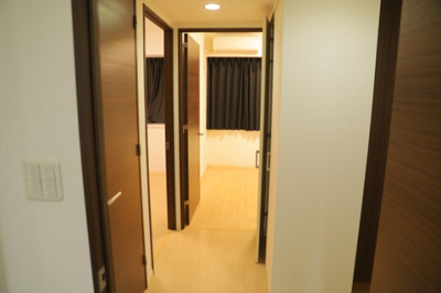 【内装】 | ダイアパレス八王子大和田 | 内装はとにかくおしゃれなものがいい！と選ぶ前に、まず住んだ後のことを想像してみましょう。住んでみたらコンセントの位置が悪くて使いにくいなど出てきます。事前にどの家電をどこに置くか想定しておきましょう。