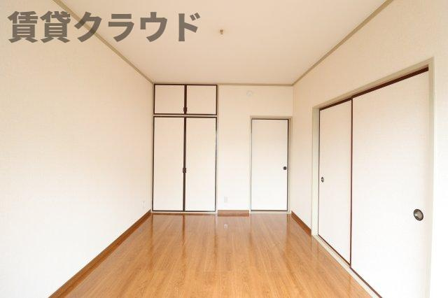 リバーサイド88の寝室|
