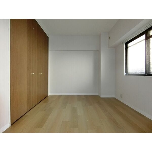 センチュリー中央【キャッシュバック対象物件】の居間・リビング|洋室です