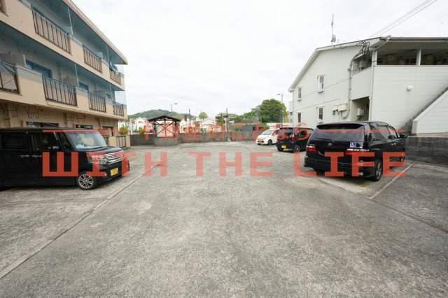 ドウエル小川【キャッシュバック】の駐車場