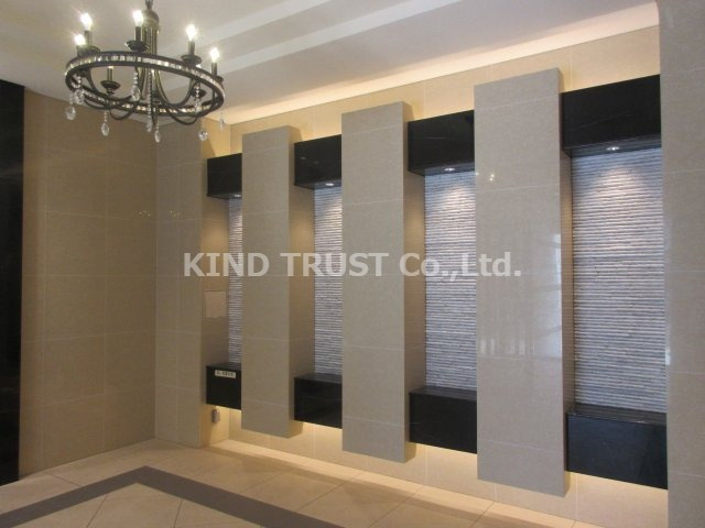 エスリード天神橋筋六丁目のロビー