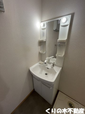 【洗面所】 | アマービル桜 B棟 | 広い洗面スペース