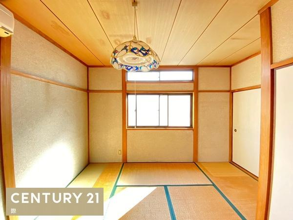 和歌山市吉礼の中古一戸建の和室|【和室】
押入れ付きの和室