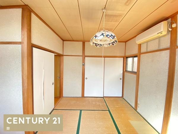 和歌山市吉礼の中古一戸建の和室|【和室】
明るい7帖の和室です
