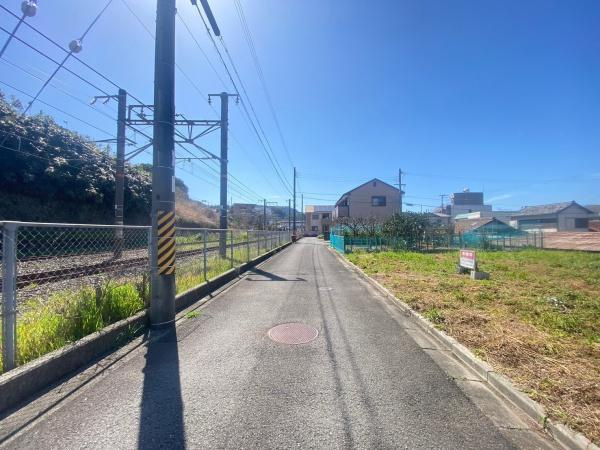 下津町下津　土地の前面道路含む現地写真