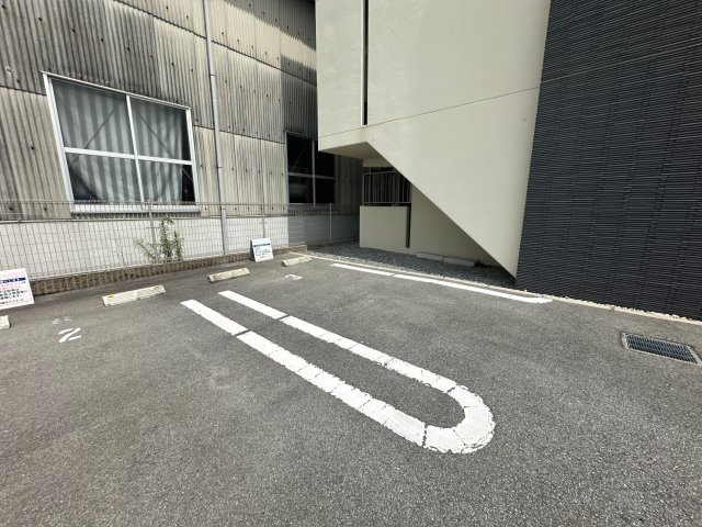 フィレール　デュ　トラジャⅦの駐車場