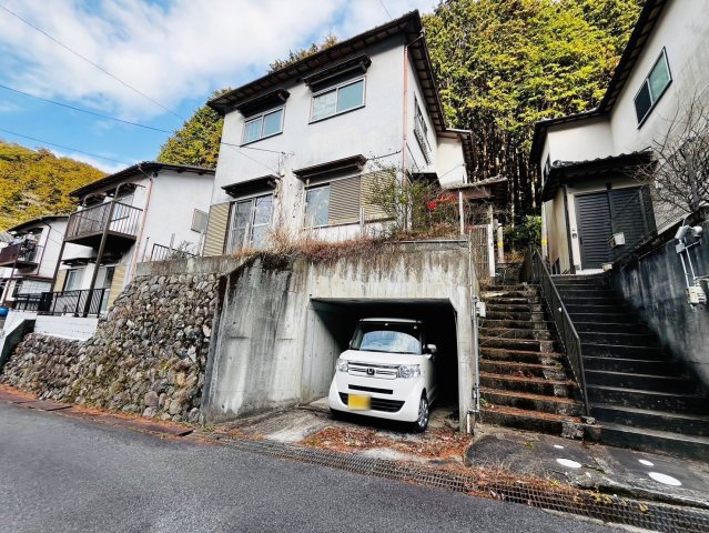 大津市逢坂一丁目