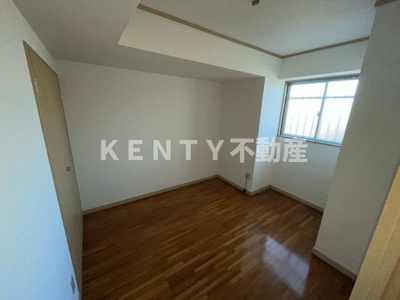 【寝室】 | こーぽ勝巳 | 落ち着いた色調の寝室です