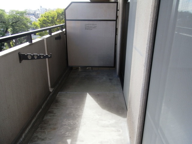 フォリア岡本のバルコニー